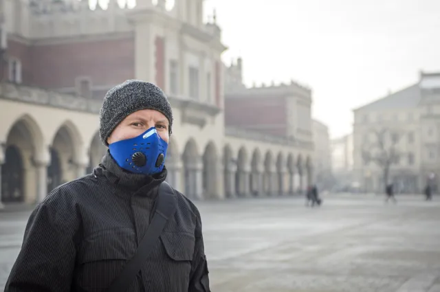 UOKiK: Prawie połowa masek antysmogowych nie przeszła testów. Wcale nie chronią