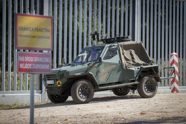 Granica pod nadzorem: Wojsko i policja czekają na decyzję o strefie buforowej