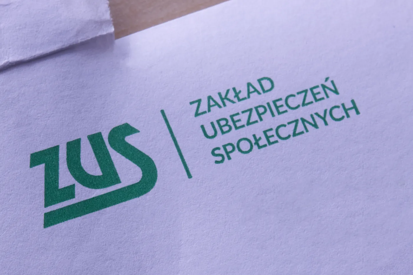 Praca w czasie opieki nad chorym dzieckiem. Kiedy zasiłek opiekuńczy jest zagrożony?