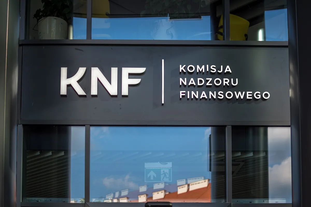 Rząd zmienia zasady dla firm nadzorowanych przez KNF. Opłaty trzeba będzie płacić wcześniej