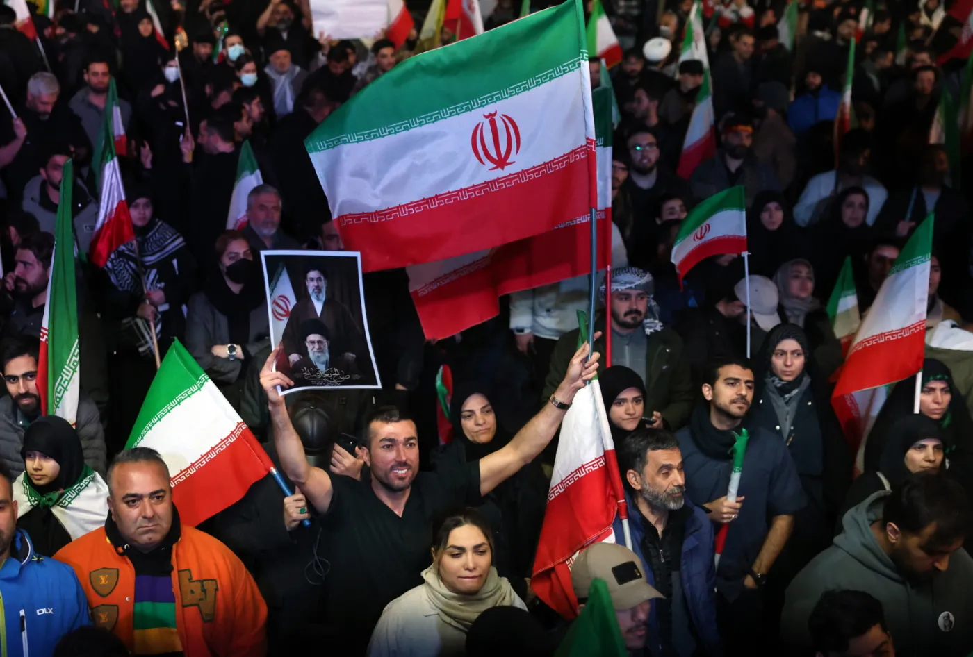 Irańczycy świętują tymczasowy rozejm między USA a Iranem.