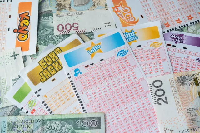 Zdrapka nasza powszednia. Polacy wydają miliardy na mikrohazard