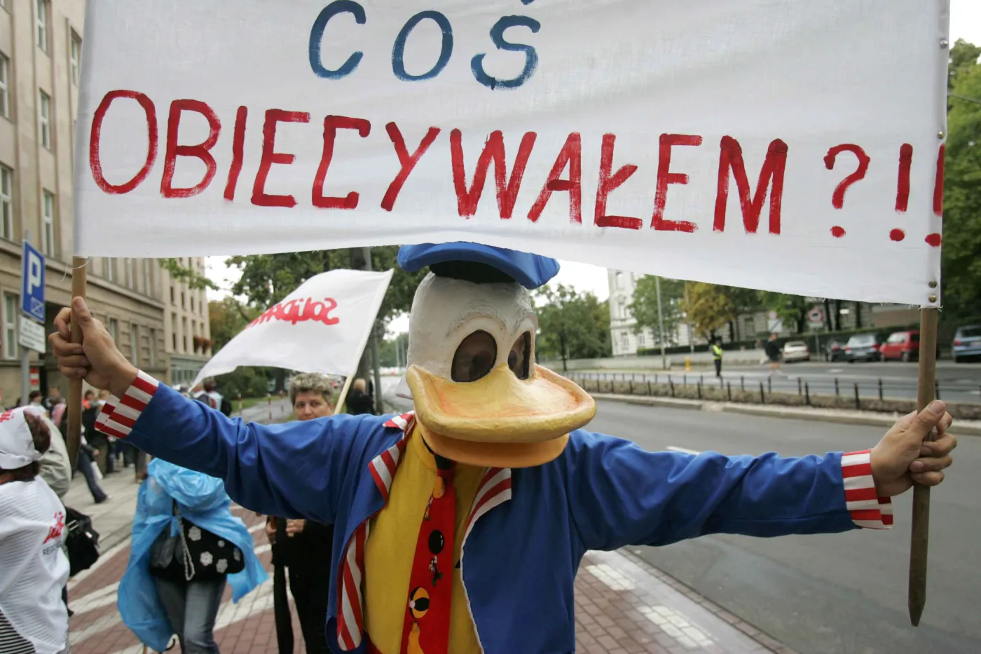 Pikietujący przed MEN: puste obietnice i brak reform