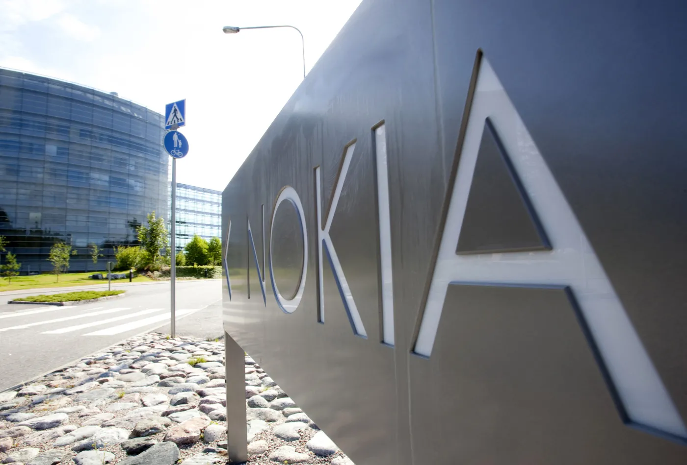 Nokia zamyka swoje sklepy