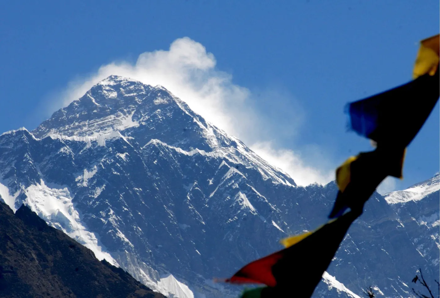 Ponad dwa tysiące uwięzionych turystów opuszcza rejon Mount Everestu