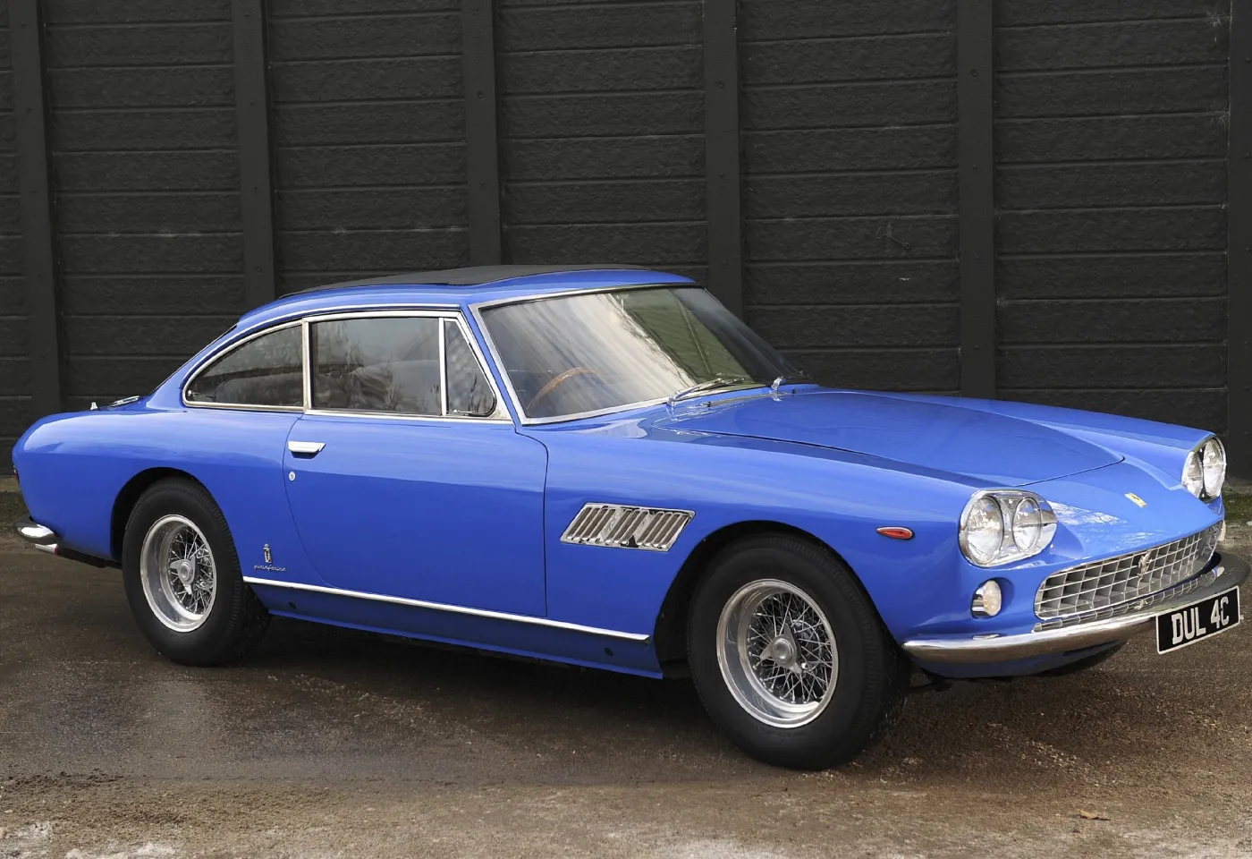 ferrari_313482.jpg