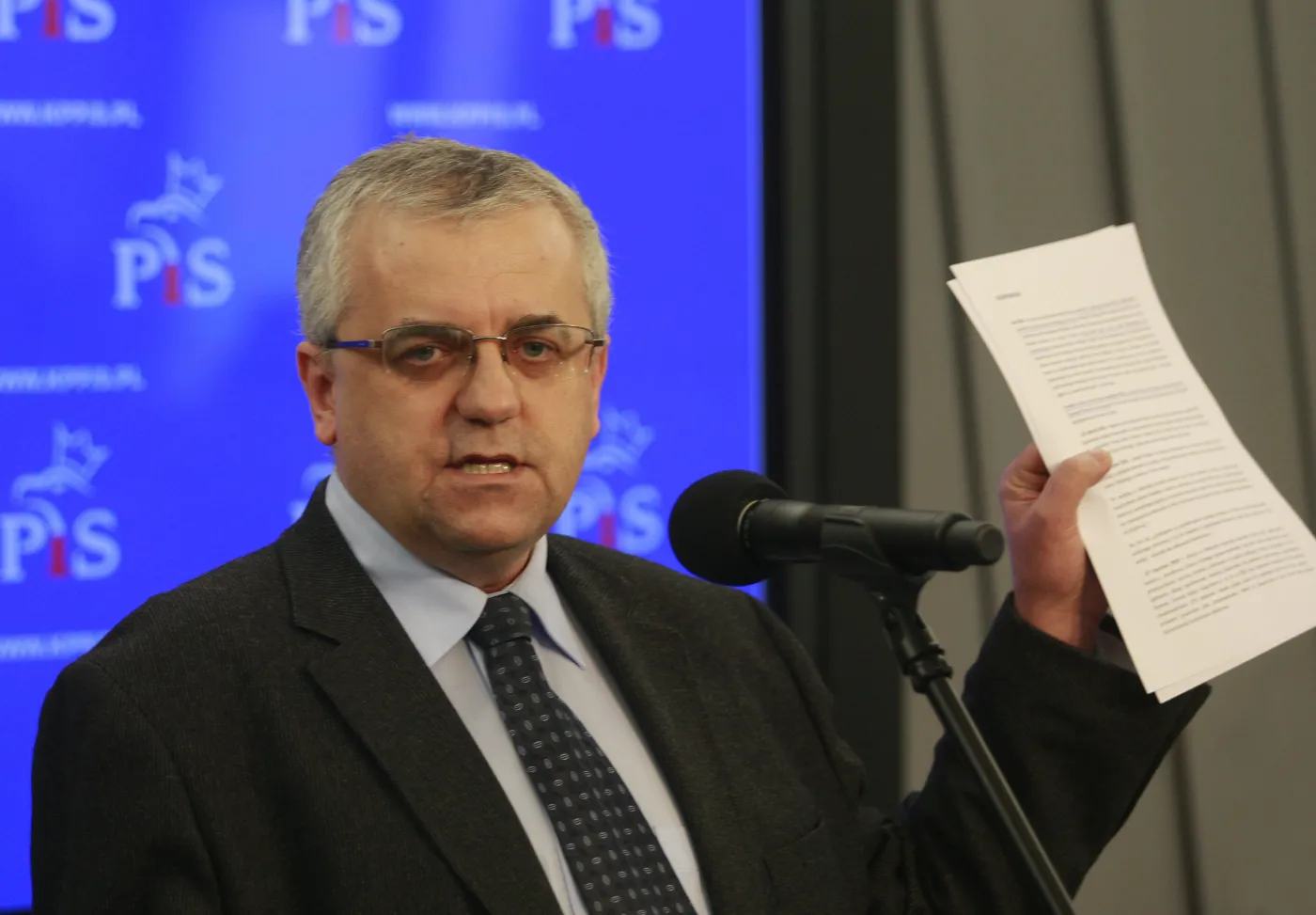 Poseł PiS zbiera skargi na MSZ