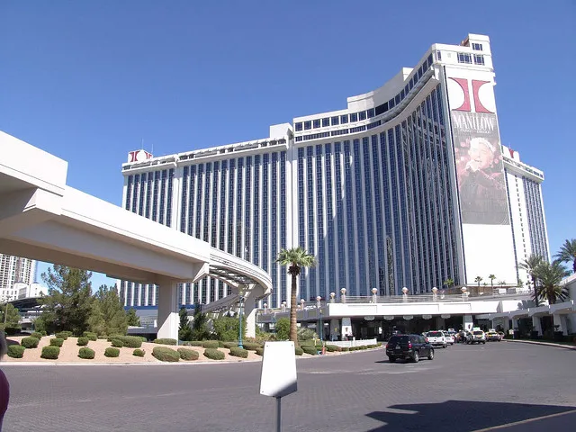 1051354-hilton.jpg