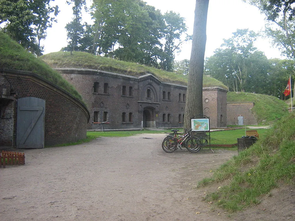 1063427-fort.jpg