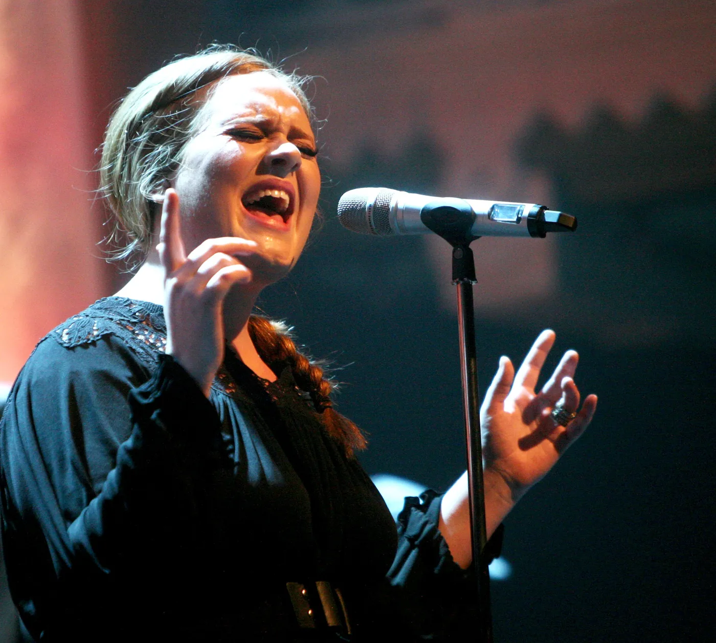 Adele, The Black Keys i Arcade Fire powalczą o muzycznego Oscara