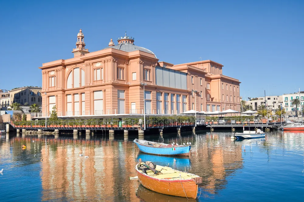 1153556-bari.jpg