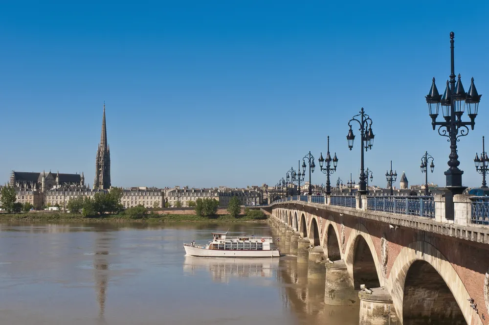 855563-bordeaux.jpg