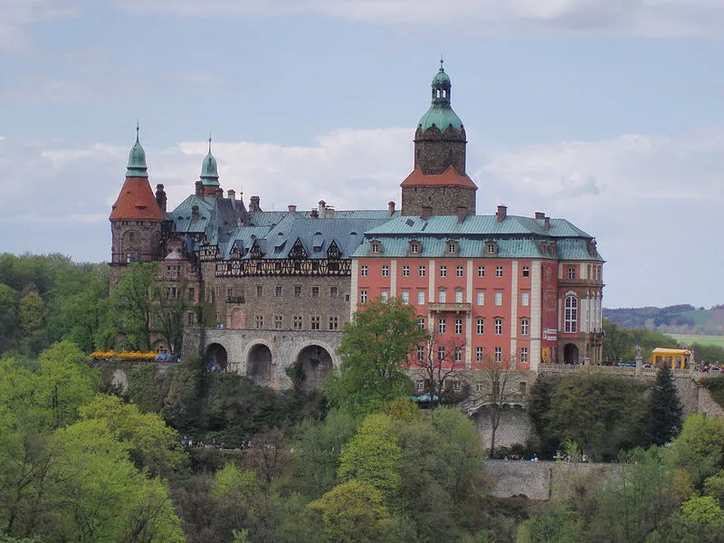 893890-ksiaz.jpg