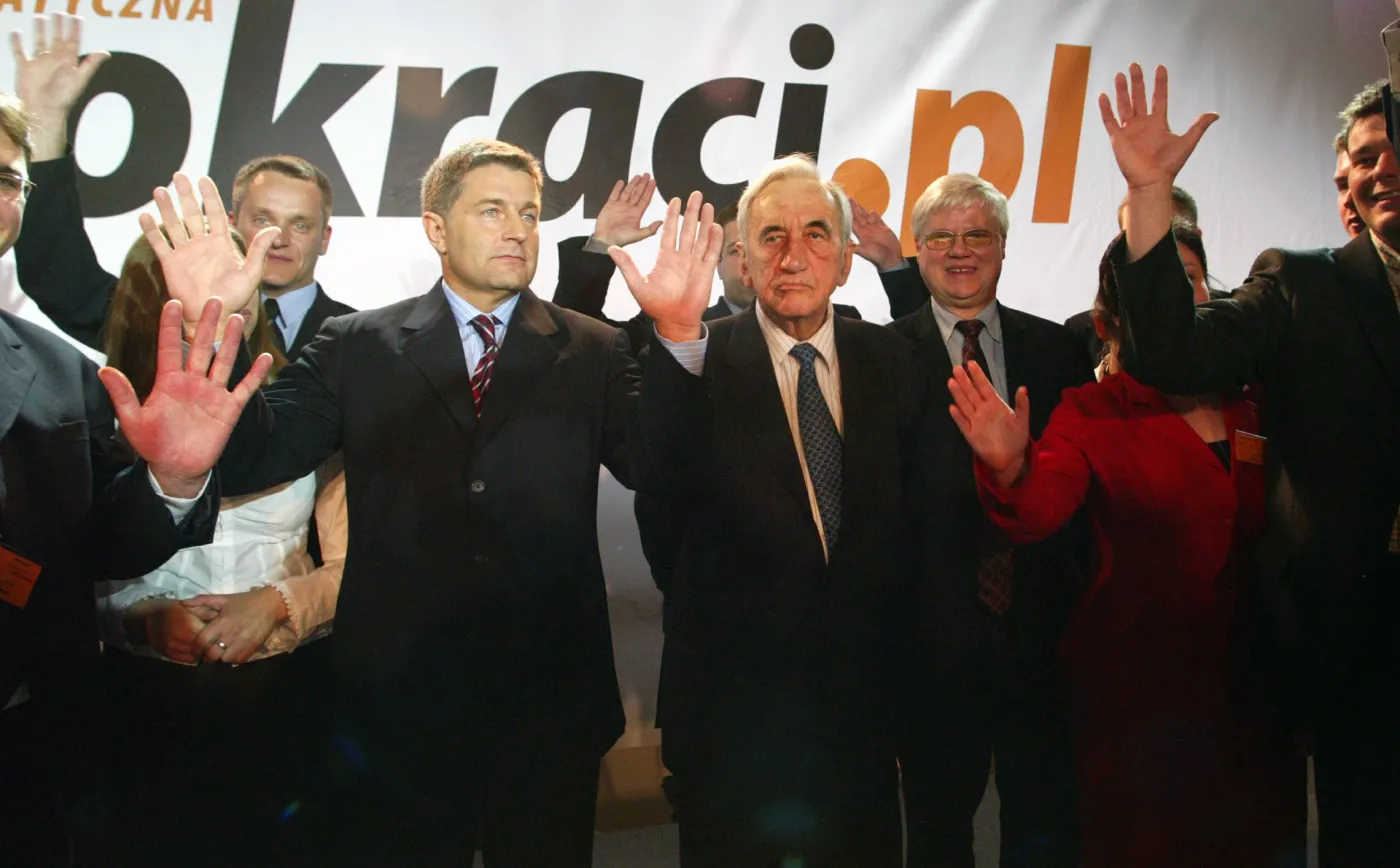 1537890-2005r.jpg