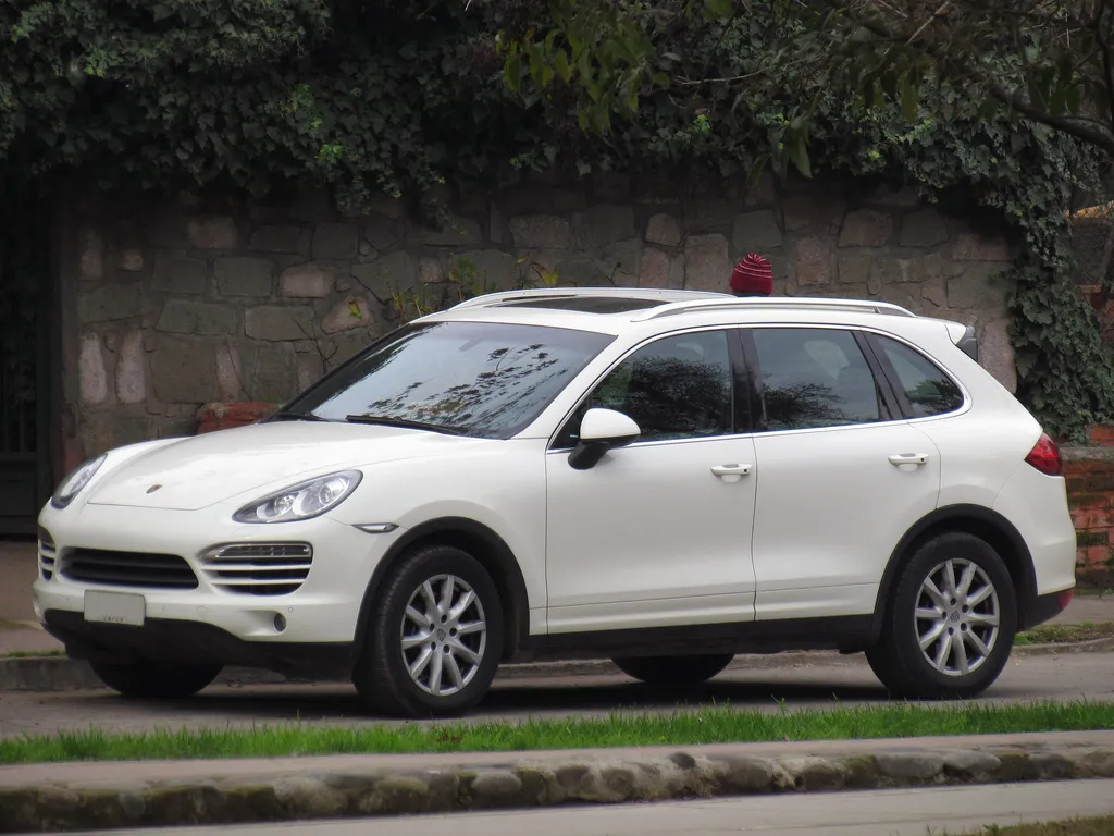 1621461-porsche.jpg