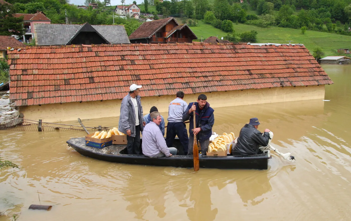 Powódź na Bałkanach. Fot. PA/DRAGAN KARADAREVIC