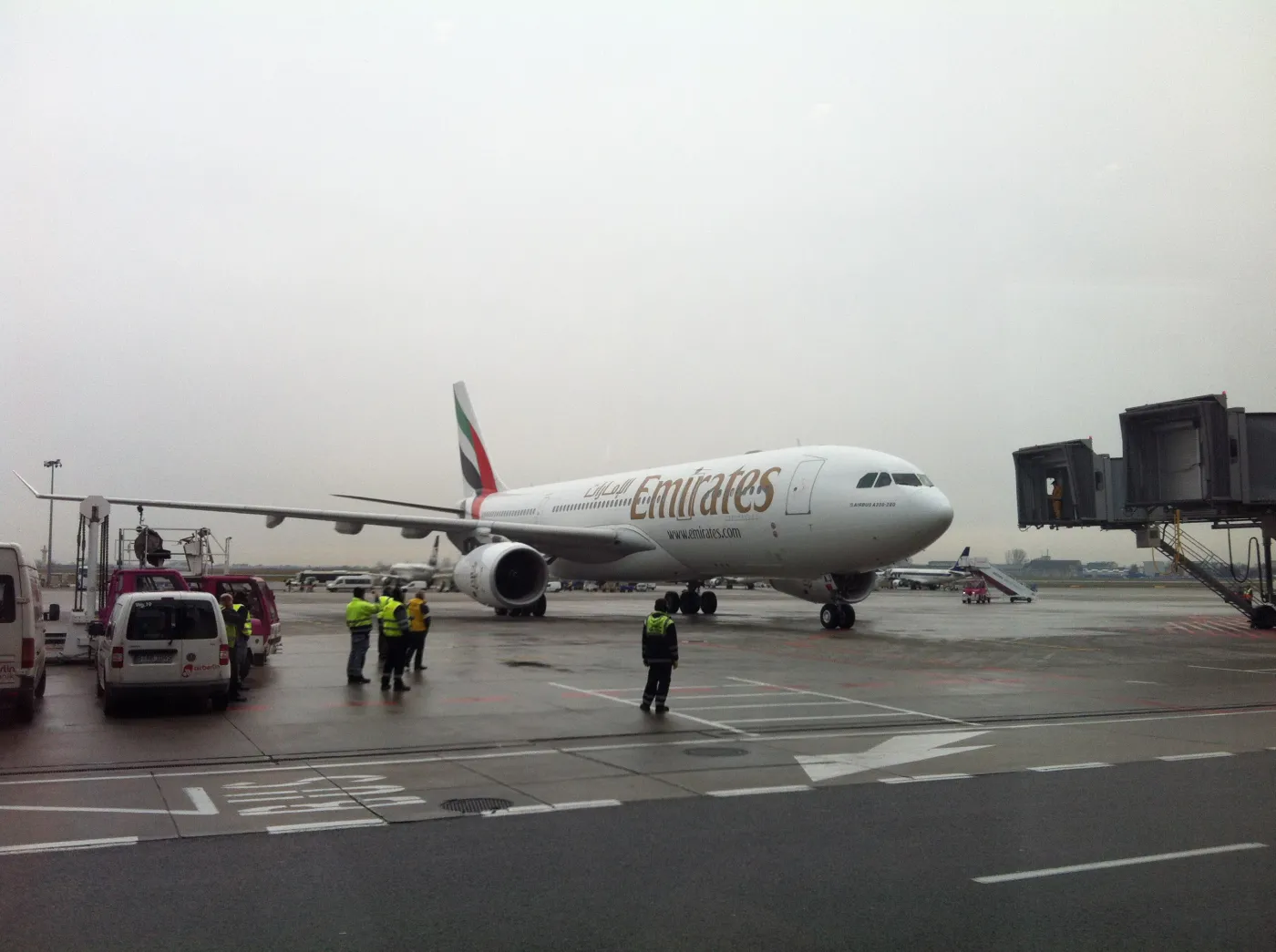 Linie lotnicze Etihad i Emirates częściowo wznawiają połączenia