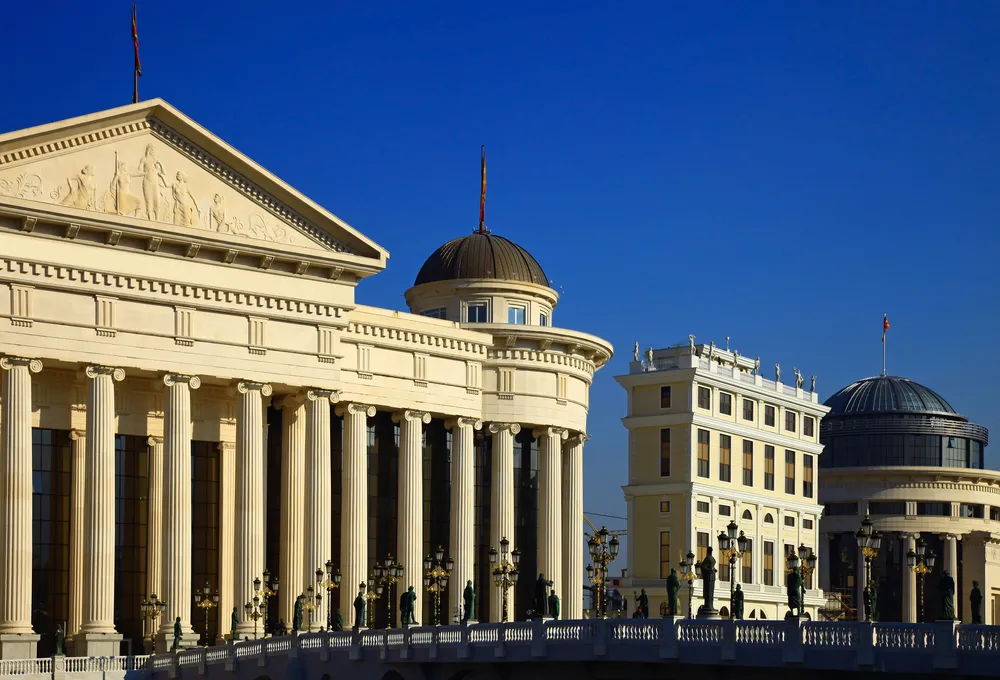 2212887-skopje.jpg