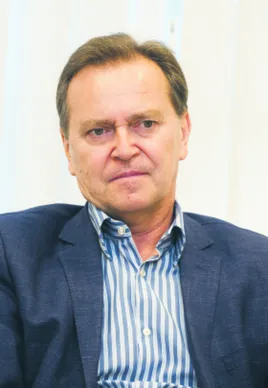 2253898-prof.jpg