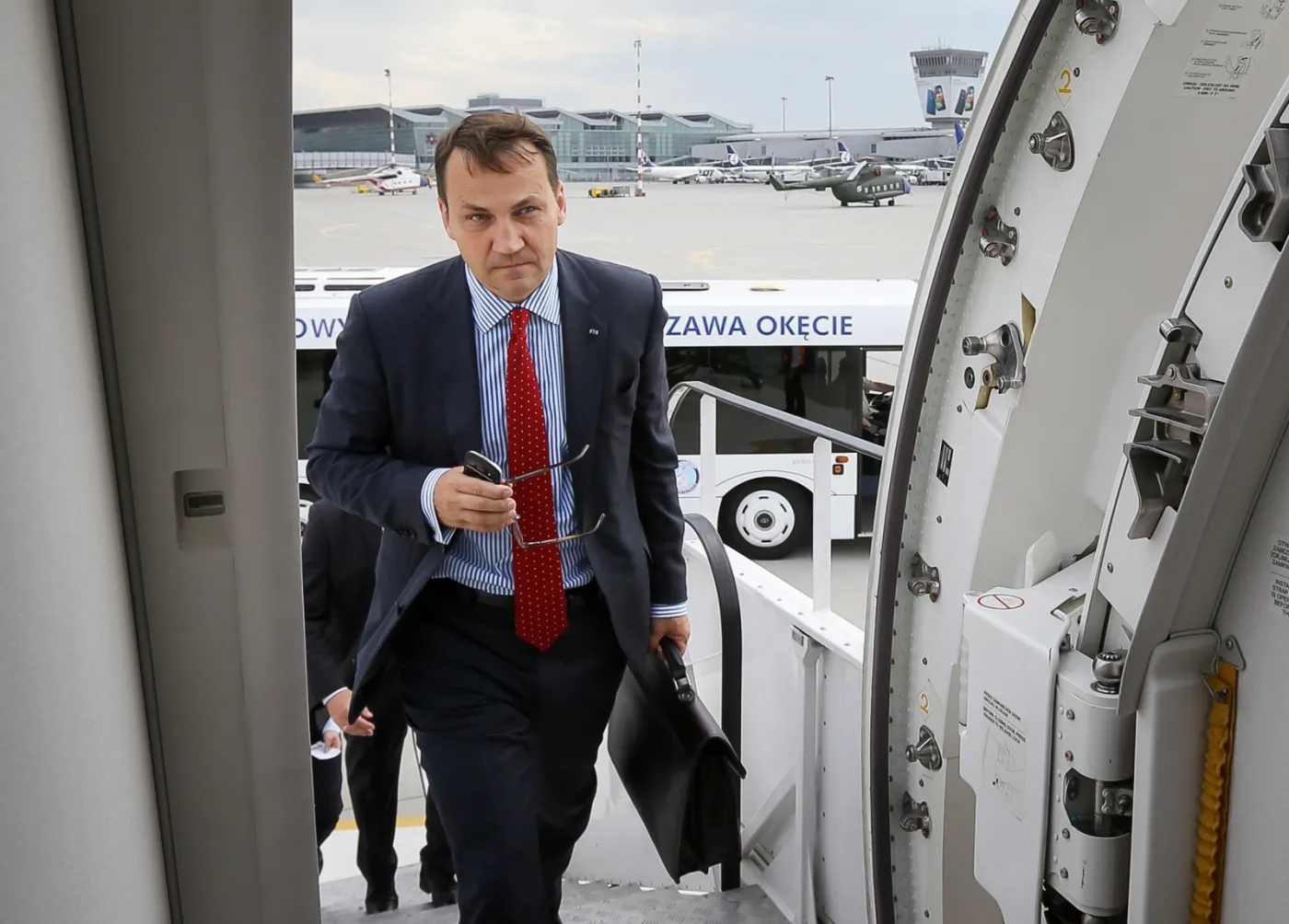 Sikorski pojechał na Ukrainę. "Wizyta mało znacząca"