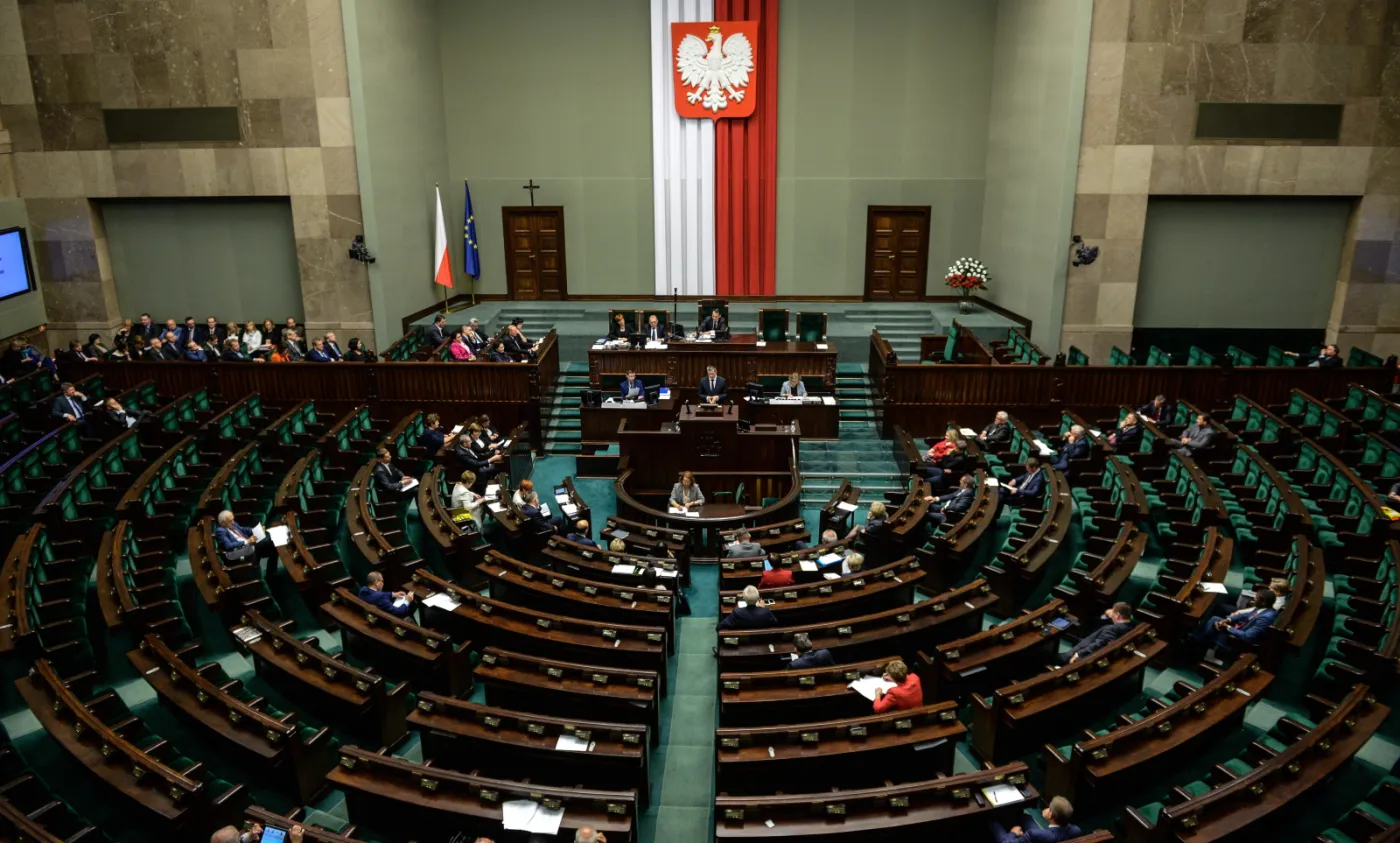 W Sejmie o zasiłkach rodzinnych, drogach i ulgach podatkowych