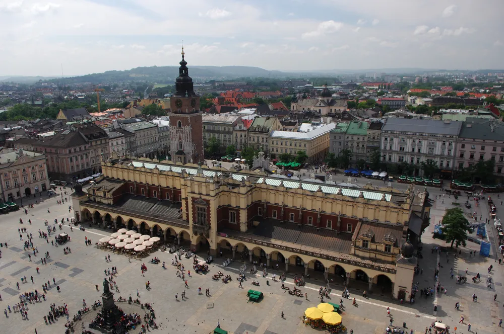 Więcej turystów w Krakowie, ale zostawią mniej pieniędzy