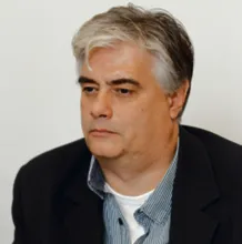 2003021-prof.jpg