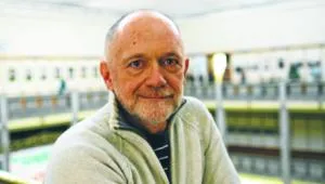 2608834-prof.jpg