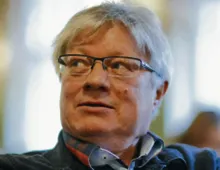 2638482-prof.jpg