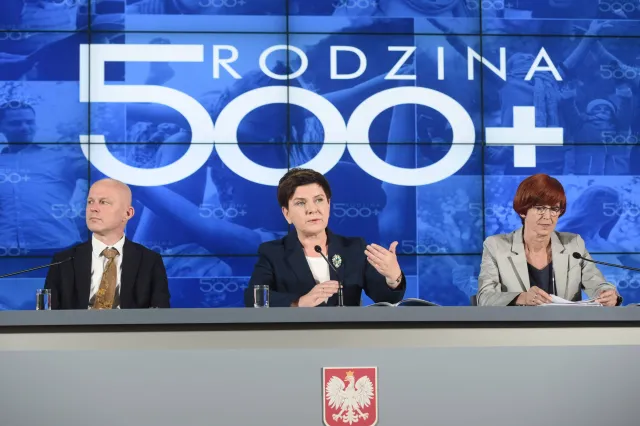 Rafalska o programie 500 plus: Do rodzin trafiło ponad 7 mld złotych