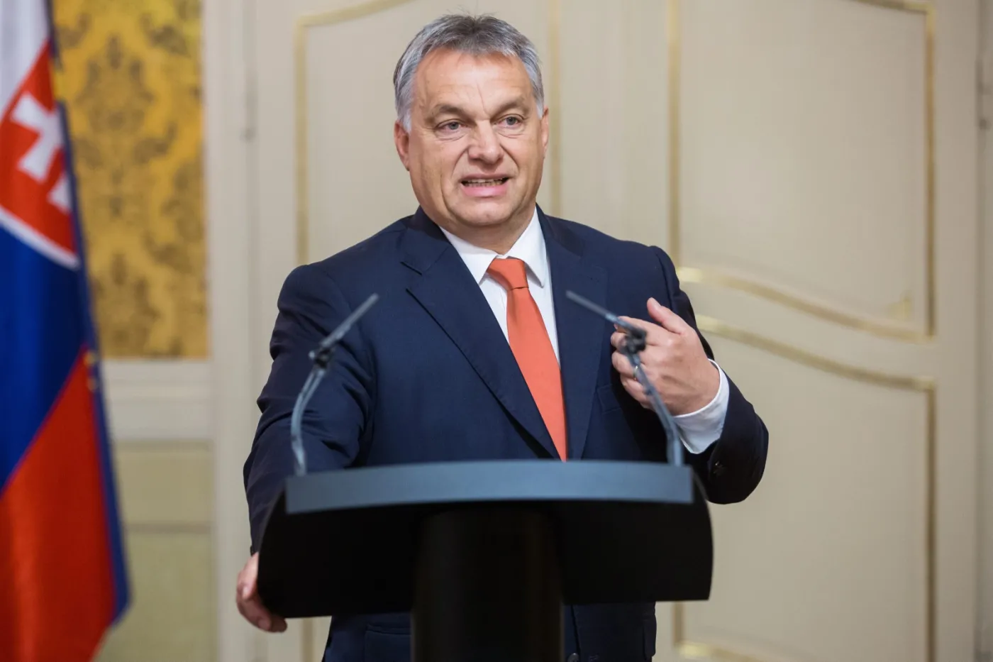 Orban: Liczę na poparcie ws. poprawki do konstytucji, zakazującej osiedlania na Węgrzech obcej ludności