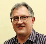 2410366-dr-hab.jpg