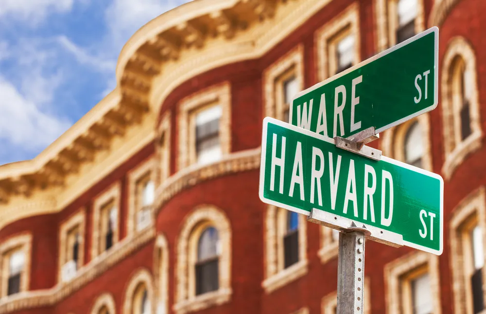 Edukacja: Kredyt zamiast bezpłatnych studiów na Harvardzie