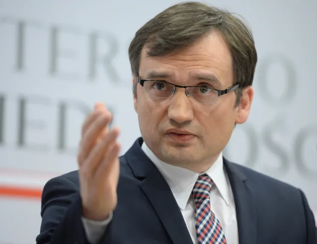 Minister Ziobro idzie po sędziów TK. "To o dwa kroki za daleko"