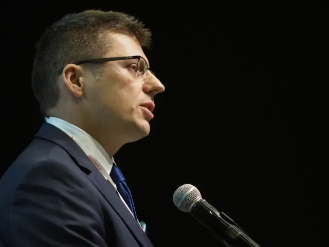 Warchoł zarzuca środowisku sędziów brak samooczyszczenia. W odpowiedzi okrzyki i wyjścia z sali