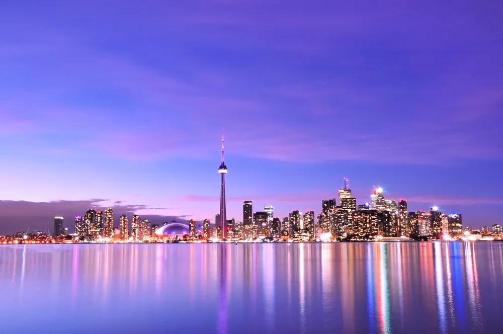 Rejs z Toronto odwołany. Przyczyną zahaczenie samolotu o skrzydło dreamlinera LOT