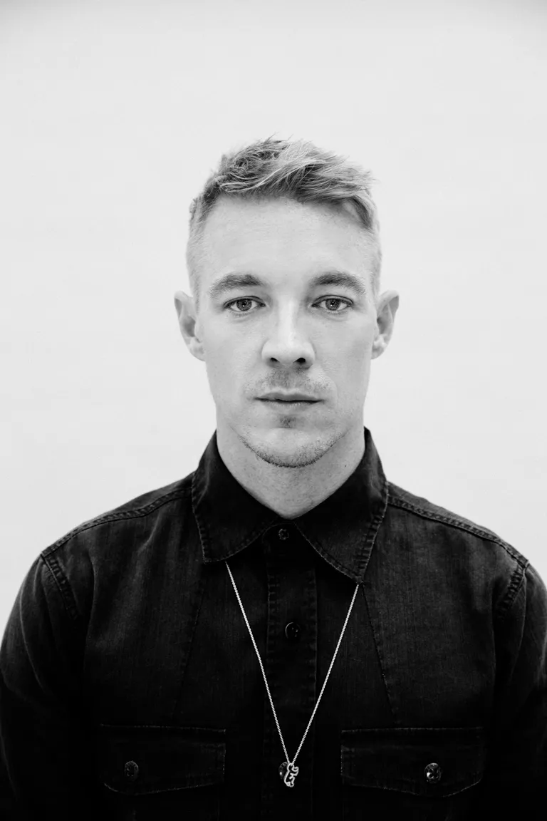 2287265-diplo.jpg