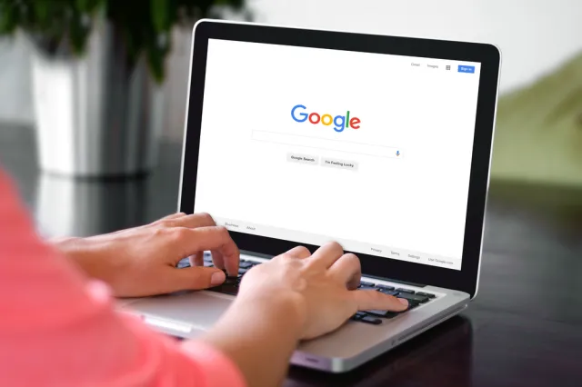 Google ugina się pod presją KE i wprowadza zmiany, aby uniknąć kar