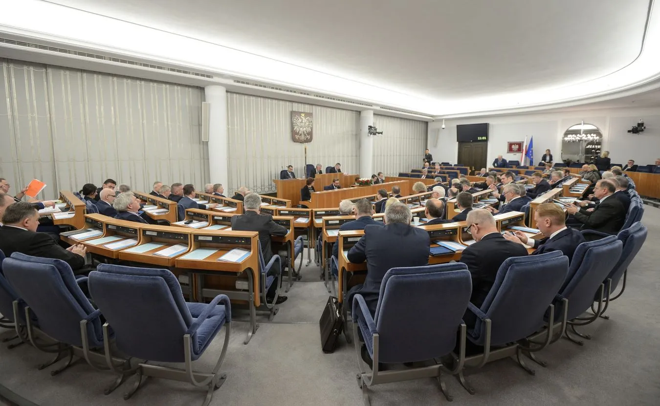 Senat wznowił obrady po niedyspozycji sen. Koguta. Budżet przyjęty bez poprawek