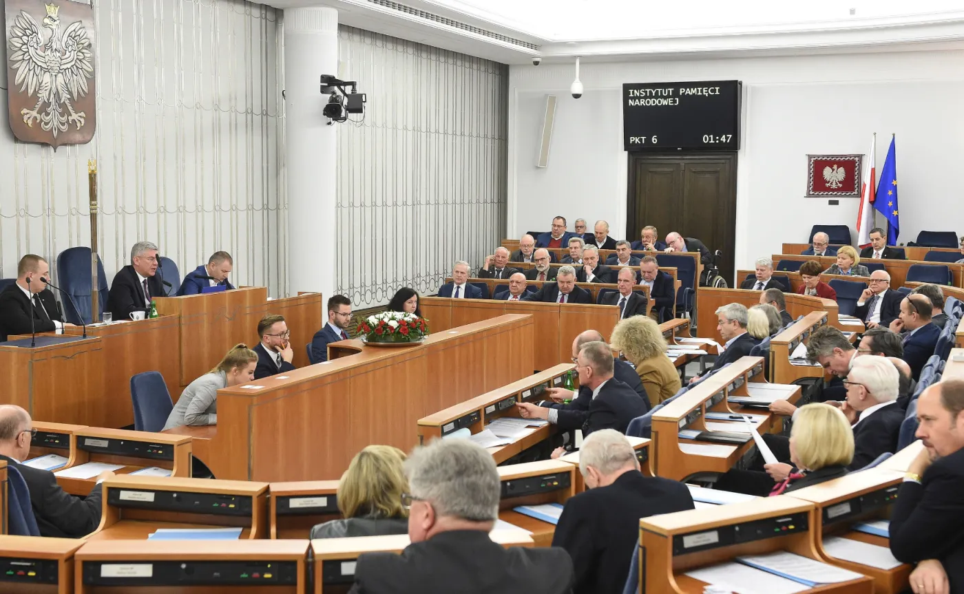 Ustawa o IPN przyjęta o 2 w nocy bez poprawek