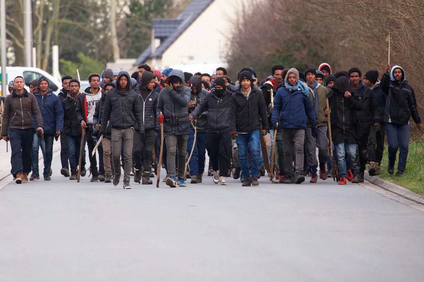 Francja: Czterech imigrantów rannych w strzelaninie w Calais