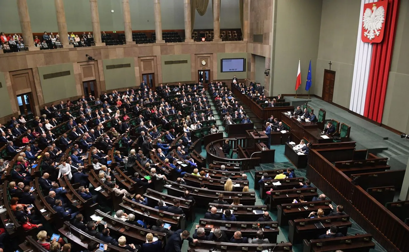Zapowiedź Kaczyńskiego do realizacji: Parlamentarzyści niedługo zarobią o 20 proc. mniej