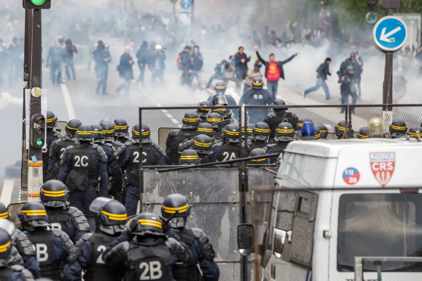 Francja: Zamieszki w Paryżu podczas pochodów 1-majowych. Doszło do starć z policją