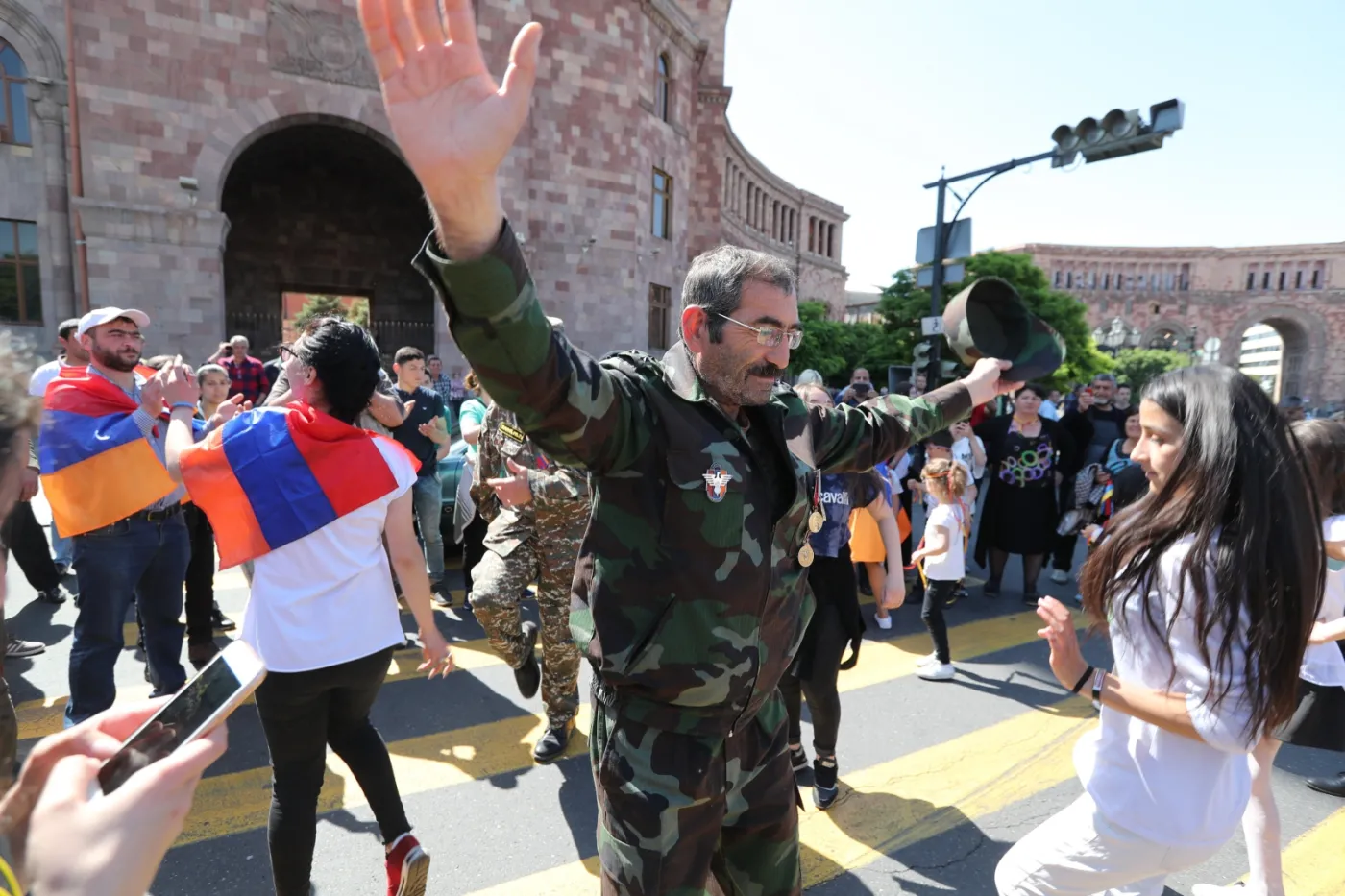 Armenia: Paszynian wzywa do zaprzestania protestów