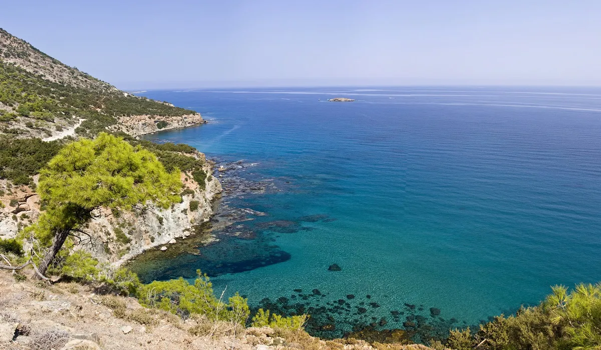 3352763-akamas.jpg