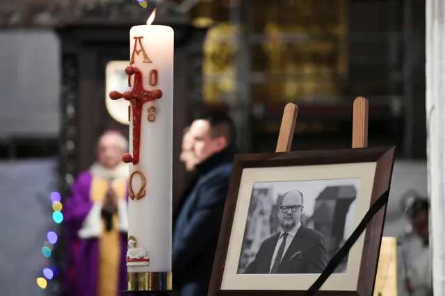 Zakończono sekcję zwłok Adamowicza. Wstępna opinia w środę