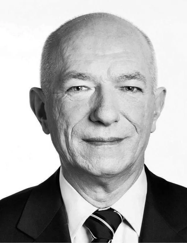 4149056-prof.jpg