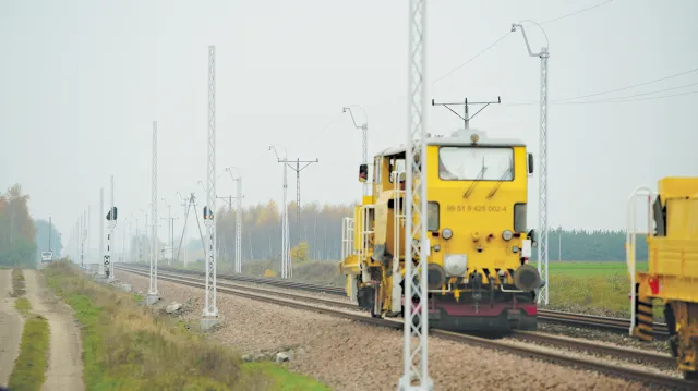 Około 40 mld zł ma kosztować rozbudowa sieci kolejowej przebiegającej przez CPK