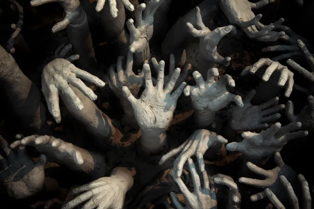 Zombi z koronawirusem. O starych lękach w kulturze schyłku