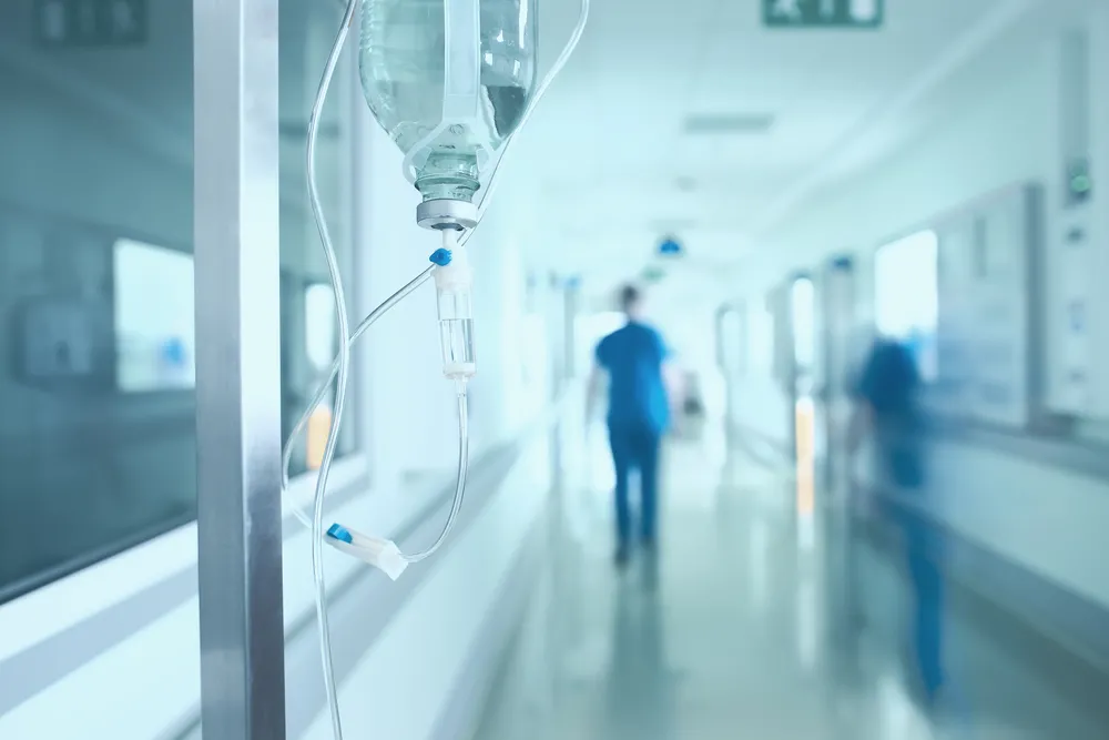 Prezes NFZ: Szpitale muszą ze sobą współpracować, ograniczając koszty i trudności kadrowe [WYWIAD]